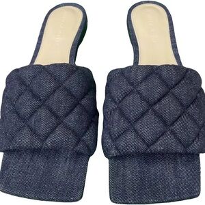 NEW NEVER WORN BOTTEGA VENETA Indigo Padded Flat Sandals,size 39